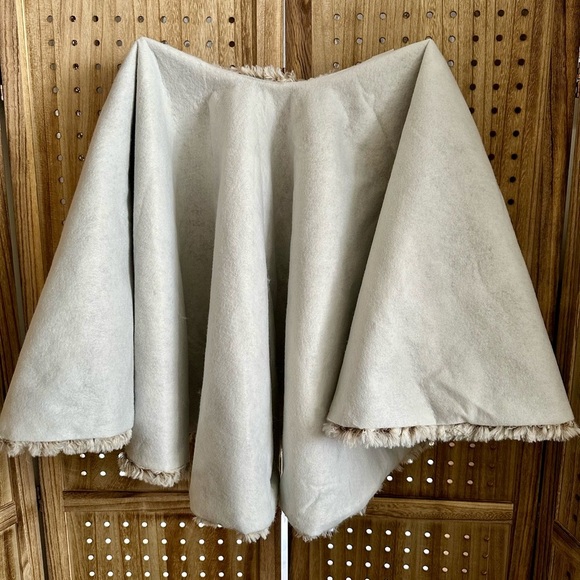 NEW Deluxe White Brown Faux Fur Extra Large Christmas Tree Skirt - Picture 5 of 5